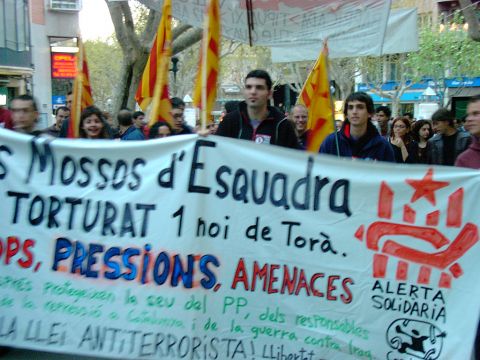 12 de Abril de 2003 Manifestació pels carrers  Lleida -  Alerta Solidària