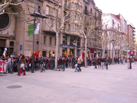 12 de Abril de 2003 Manifestació pels carrers  Lleida -  Josep Ma. Sunyer