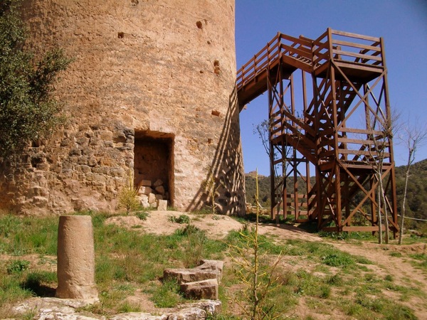 21 de Abril de 2010 Escales d'accés a la torre  Vallferosa -  Lola Lucas