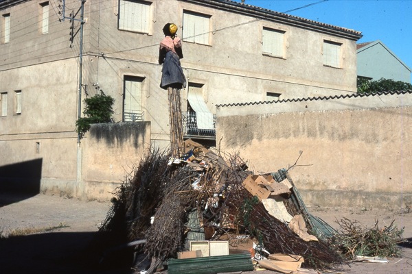 23 de Juny de 1980 El foc de les casetes és el darrer que s'ha mantingut  Torà -  Ramon Sunyer