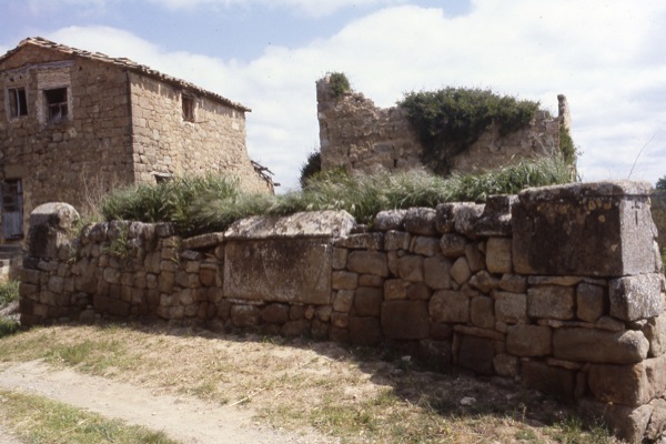 14.7.1986 Emplaçament anterior de les tombes  Claret -  Ramon Sunyer