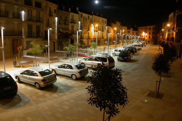 10 de Agost de 2010 Vista de nit de la plaça del vall  Torà -  Ramon Sunyer