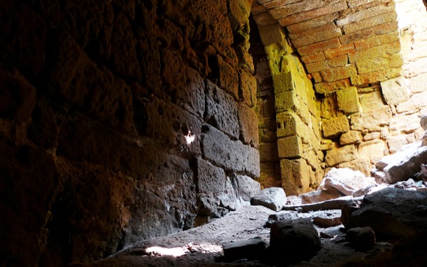 25 de Abril de 2010 Castell de Llanera. Interior. El sector més antic, anterior al XVI, és el més ben conservat.  Llanera -  Xavier Sunyer