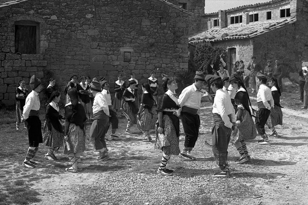 1.4.1980 El Ball de Cascavells  Ardèvol -  Ramon Sunyer