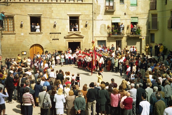 11.4.1999 Cantada devant l'ajuntament  Torà -  Ramon Sunyer