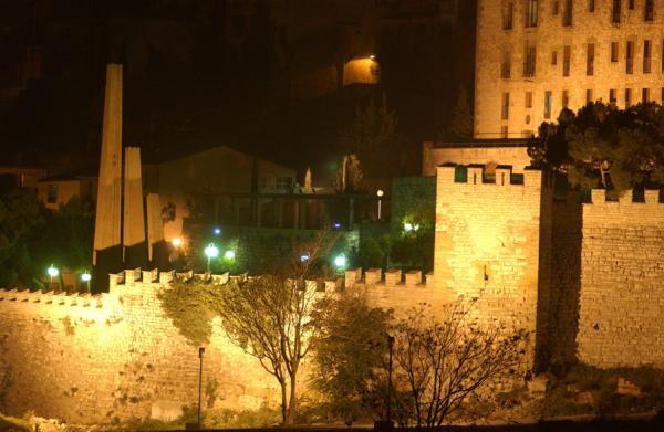 30.11.2011 Vista de les muralles de nit  Cervera -  paeriacervera.cat