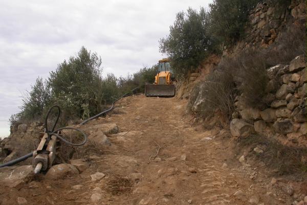 27 de Desembre de 2011 La màquina treballant  L'Aguda -  Ramon Sunyer