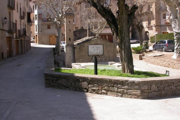 10 de Abril de 2012 La plaça ha canviat de nom en diverses ocasions  Torà -  Ramon Sunyer