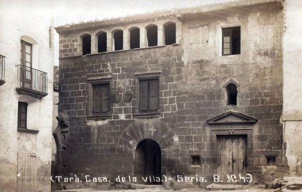 2 de Setembre de 2013 Casa de la vila a començament del 1900  Torà -  Fons Ramon Torné