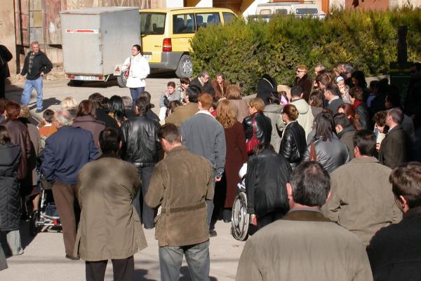 26 de Desembre de 2003 Caga tió a la plaça de la font  Torà -  Ramon Sunyer