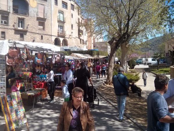 19 de Abril de 2014 plaça font  Torà -  Ramon Sunyer