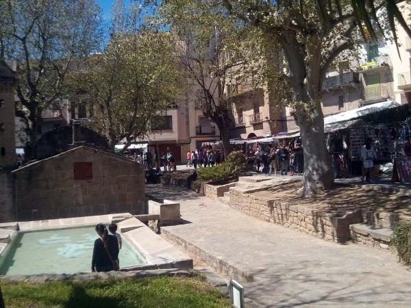 19 de Abril de 2014 plaça de la font  Torà -  Ramon Sunyer