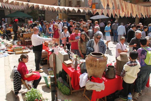 19 de Abril de 2014 plaça de l'església  Torà -  Anna Garcia Gabal