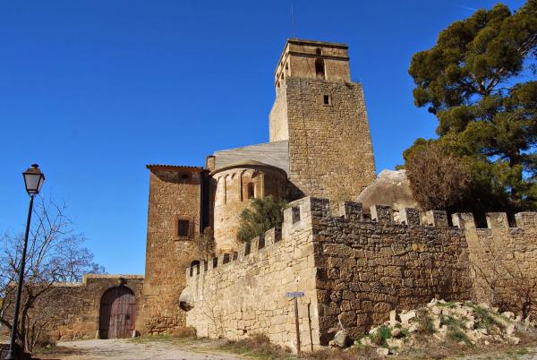 Castillo de  Ribelles - Autor Ramon Sunyer (2015)