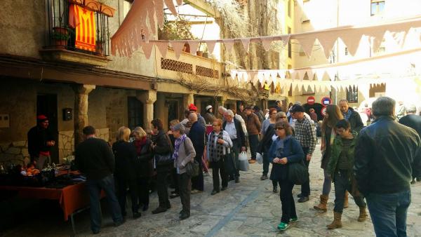 3 de Abril de 2015 plaça de l'església  Torà -  Ramon Sunyer