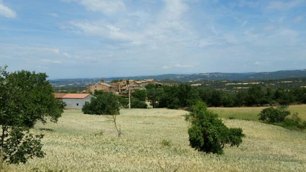 2 de Juny de 2015 Vista del poble  Claret -  Grans Reptes