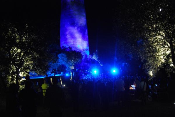 1.7.2015 L'espectacle de colors projectats a la torre  Vallferosa -  Ramon Sunyer