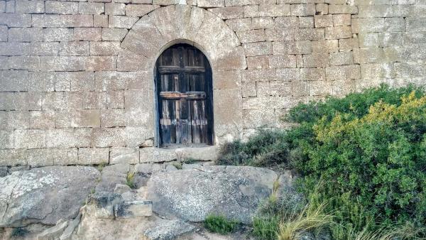 21 de Agost de 2015 Ermita Sant Salvador del Coll porta  L'Aguda -  Ramon Sunyer