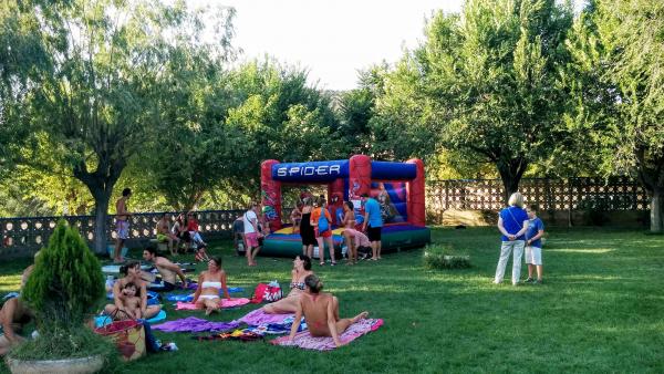 30 de Agost de 2015 Festa inflables a les piscines  Torà -  Ramon Sunyer