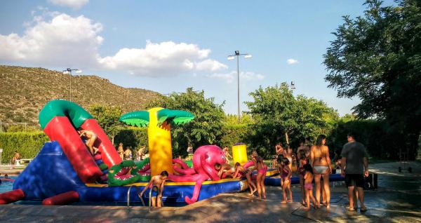 30 de Agost de 2015 Festa inflables a les piscines  Torà -  Ramon Sunyer