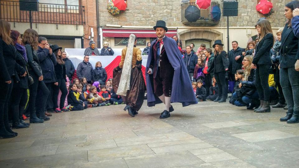 30.1.2016 Dansa de la Bonica i el Bonic  Torà -  Ramon Sunyer