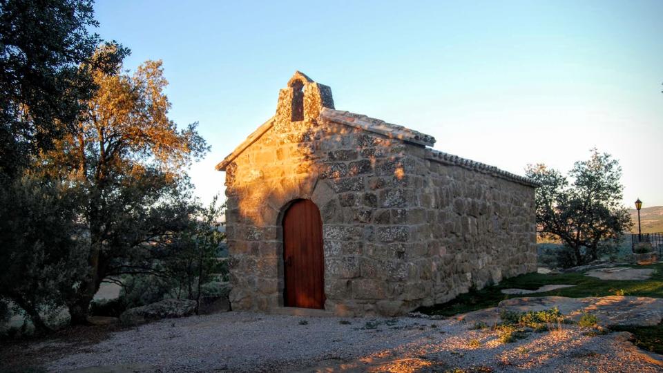 13.8.2015 Capella de Sant Pere del Soler Romànic Segle XII-XVII  Fontanet -  Ramon Sunyer