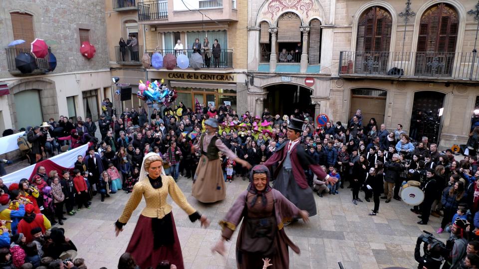 30 de Gener de 2016 Els gegants fan el Ball del Bonic i la Bonica  Torà -  Xavier Sunyer