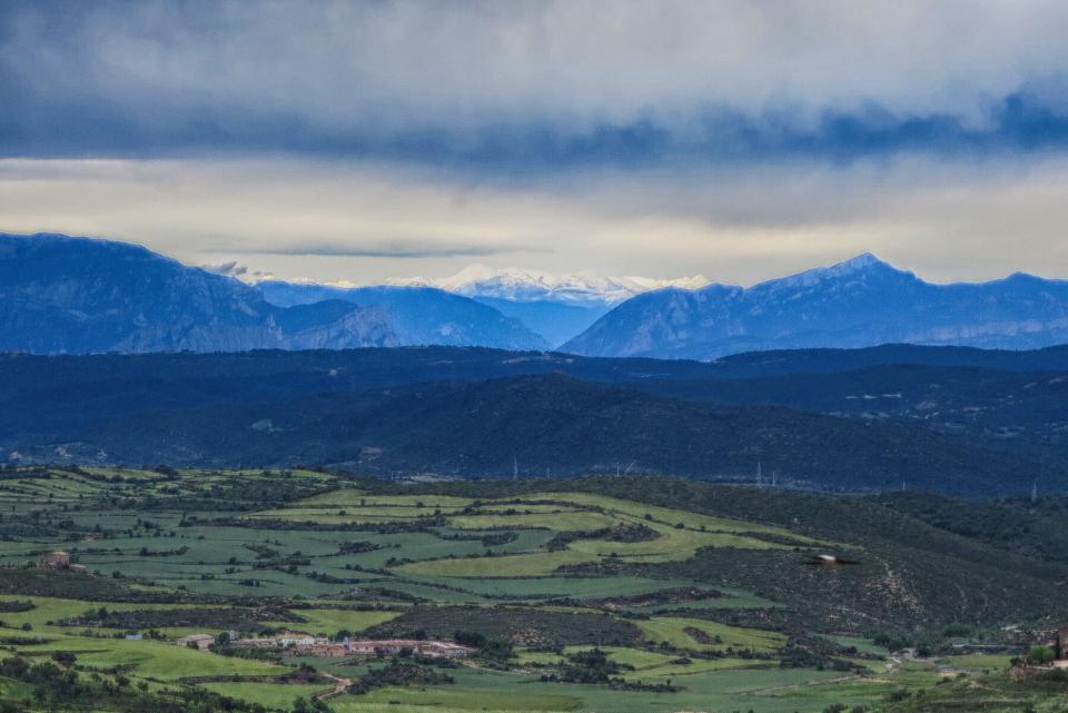 10 de Maig de 2016 vista de la Vall amb el Pirineu nevat  Palou -  Núria Magrans