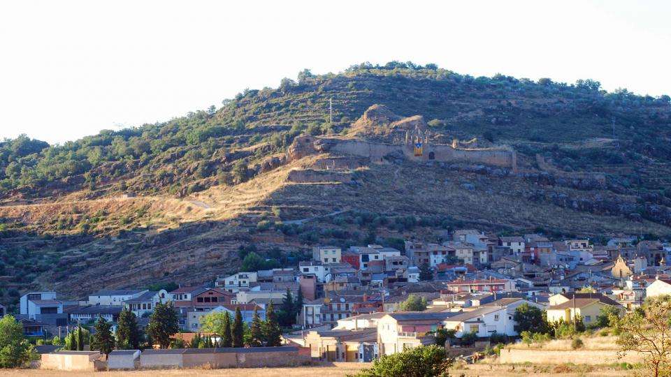 17.7.2016 vista del poble  Sanaüja -  Ramon Sunyer