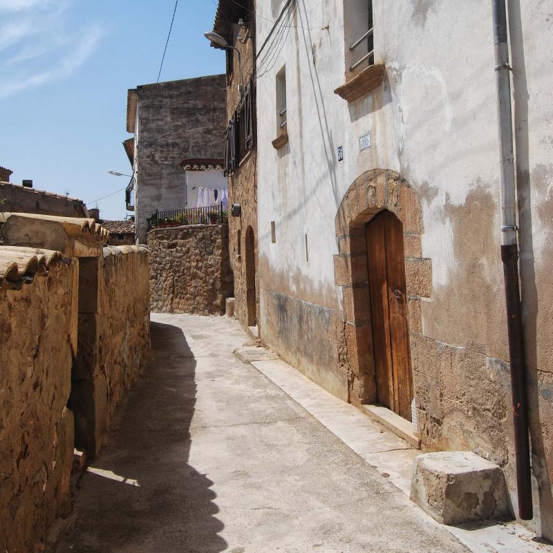 16.8.2016 Carrer del Calvari  Sanaüja -  Ramon Sunyer