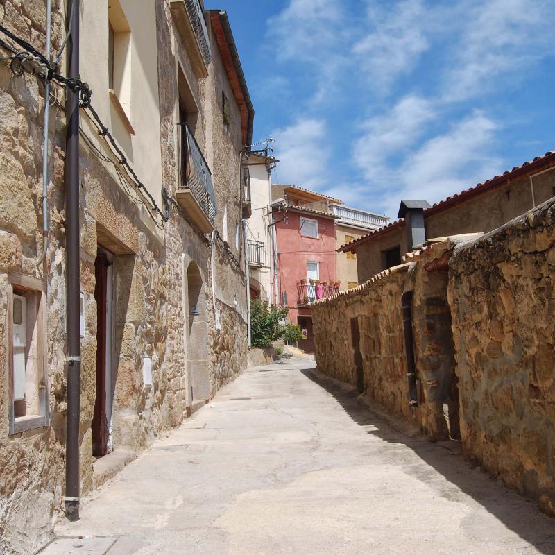 16 de Agost de 2016 Carrer del Calvari  Sanaüja -  Ramon Sunyer