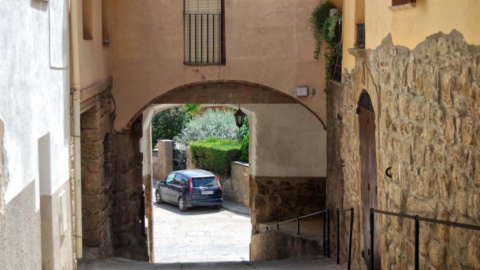 16.8.2016 Portal de la baixada de Sant Roc  Sanaüja -  Ramon Sunyer