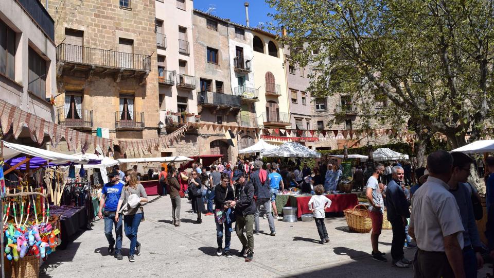 14 de Abril de 2017 Brocanters a la plaça de la Font  Torà -  Ramon Sunyer