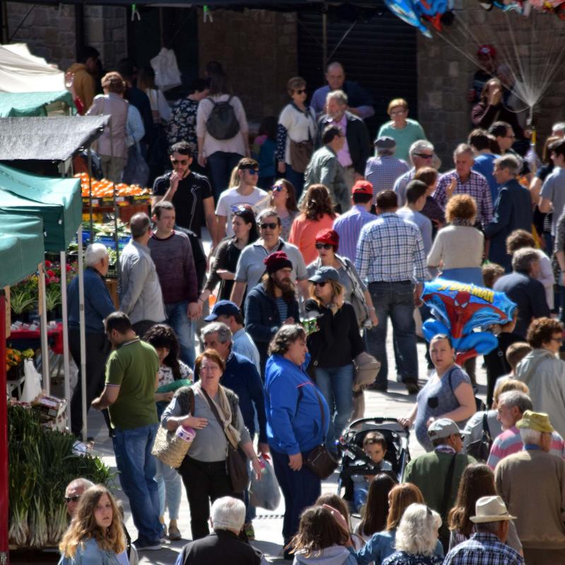 14.4.2017 Plaça del Vall  Torà -  Ramon Sunyer