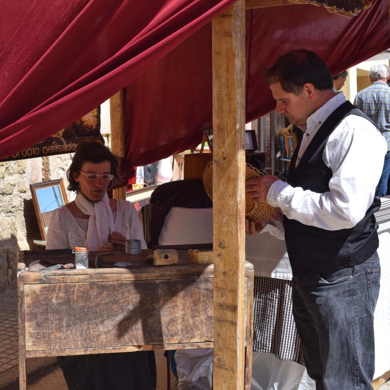 14 de Abril de 2017 Brocanters a la plaça de la Font  Torà -  Ramon Sunyer