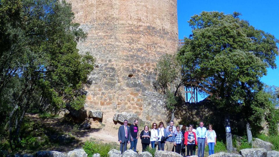 7 de Maig de 2017 Convidats al peu de la torre  Vallferosa -  Ajuntament Torà