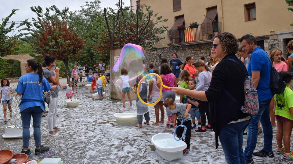 3 de Setembre de 2017 Festa de les bombolles  Torà -  Ramon Sunyer