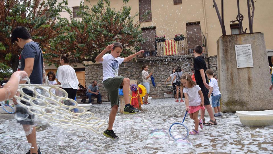 3 de Setembre de 2017 Festa de les bombolles  Torà -  Ramon Sunyer