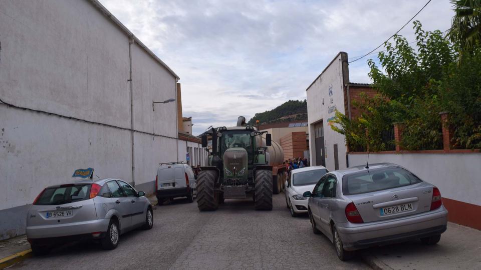 1 de Octubre de 2017 Tractors bloquejant els carrers  Torà -  Ramon Sunyer