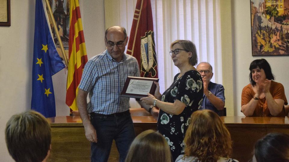 29 de Agost de 2019 Rosa Bagà recull la placa en nom de l'APACT  Torà -  Ramon Sunyer