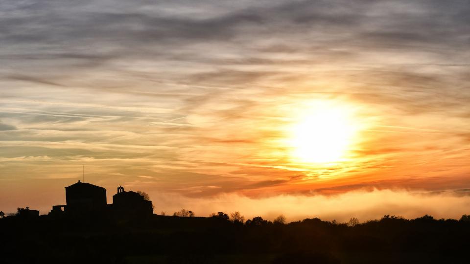 2 de Gener de 2020 Posta de Sol al Mas de Sant Pere  Lloberola -  Ramon Sunyer