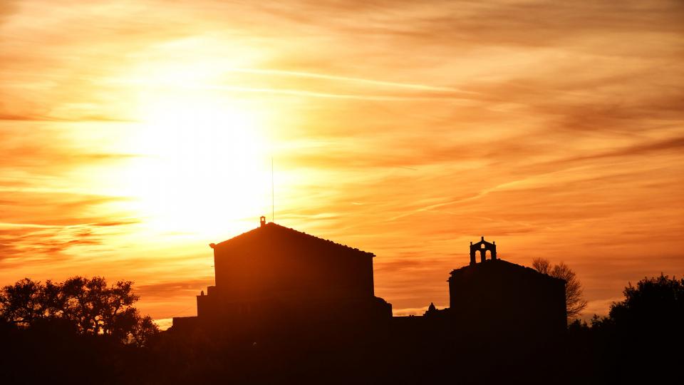 2 de Gener de 2020 Posta de Sol al Mas de Sant Pere  Lloberola -  Ramon Sunyer