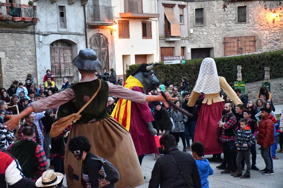 Ball de gegants a la plaça de la font 2020 - Torà