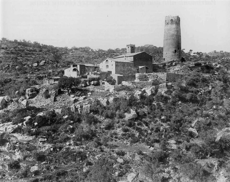 15.07.1929 Vista del poble amb totes les cases dempeus  Vallferosa -  Josep Colell. Institut Amatller d’Art Hispànic. Arxiu Mas