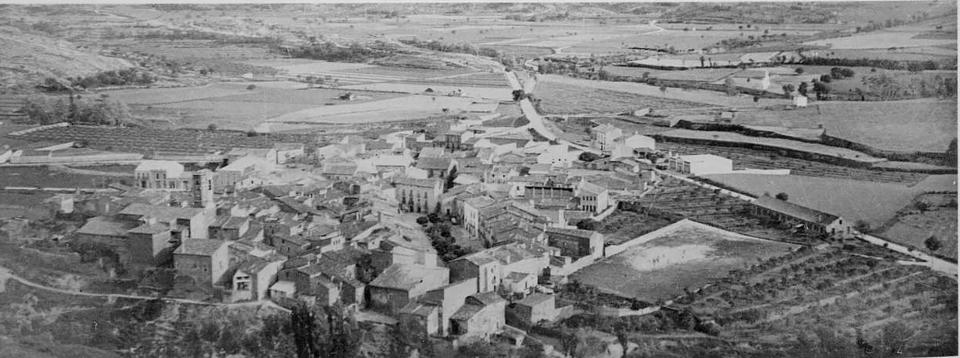21.07.1932 Vista del poble des de l'Aguda  Torà -  Jaume Coberó