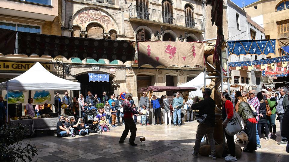 7.4.2023 Animació a la plaça del Pati  Torà -  Ramon Sunyer