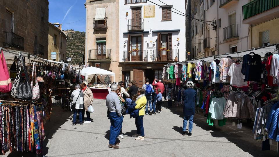 7.4.2023 Parades a la plaça de l'Hostal  Torà -  Ramon Sunyer