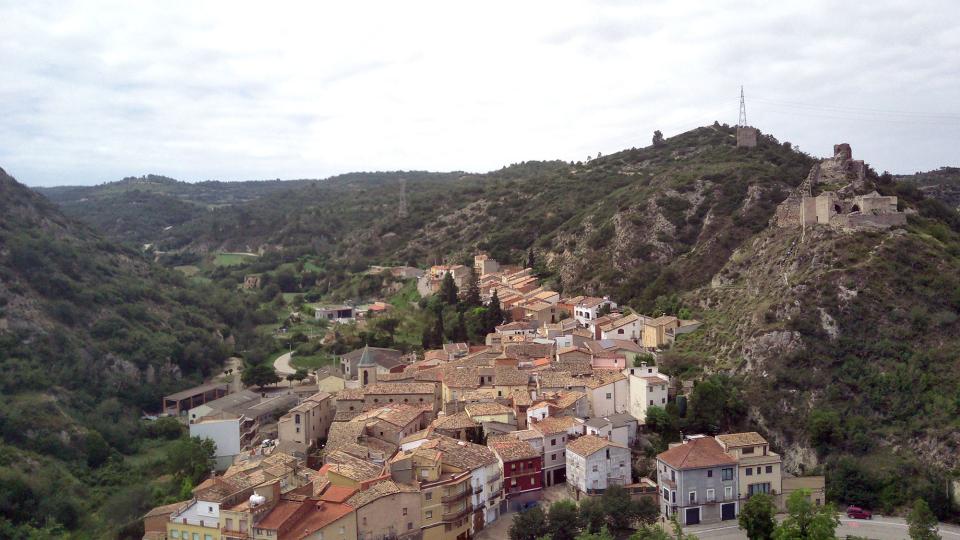 16.7.2023 Vista del poble  Castellfollit de Riubregós -  Ramon Sunyer