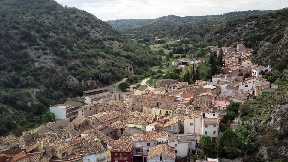 16.7.2023 Vista del poble  Castellfollit de Riubregós -  Ramon Sunyer