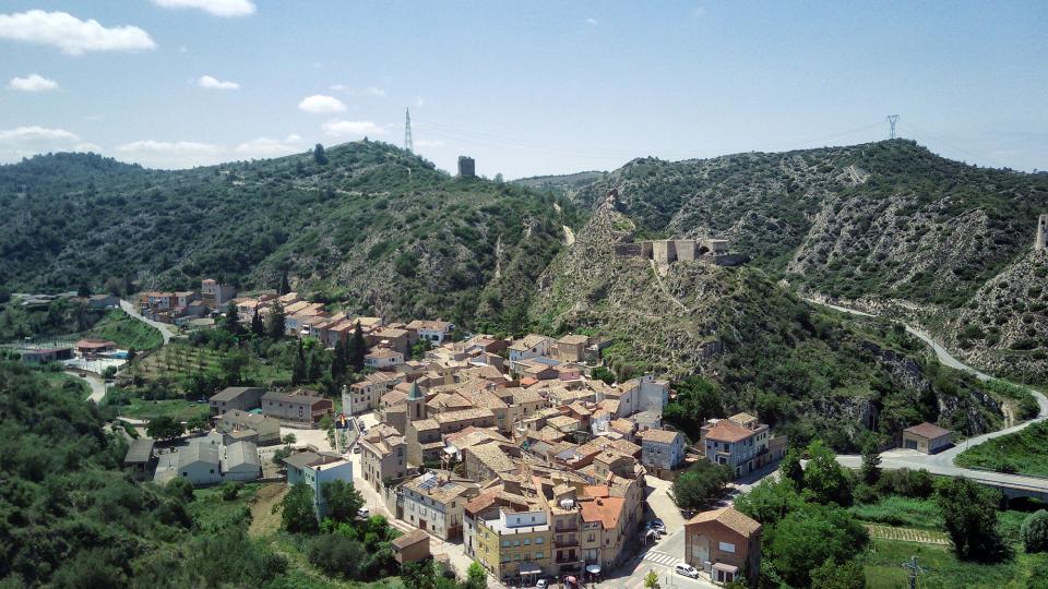 16.7.2023 Vista del poble  Castellfollit de Riubregós -  Ramon Sunyer